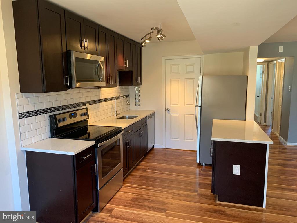 2 NORMANDY SQUARE COURT D