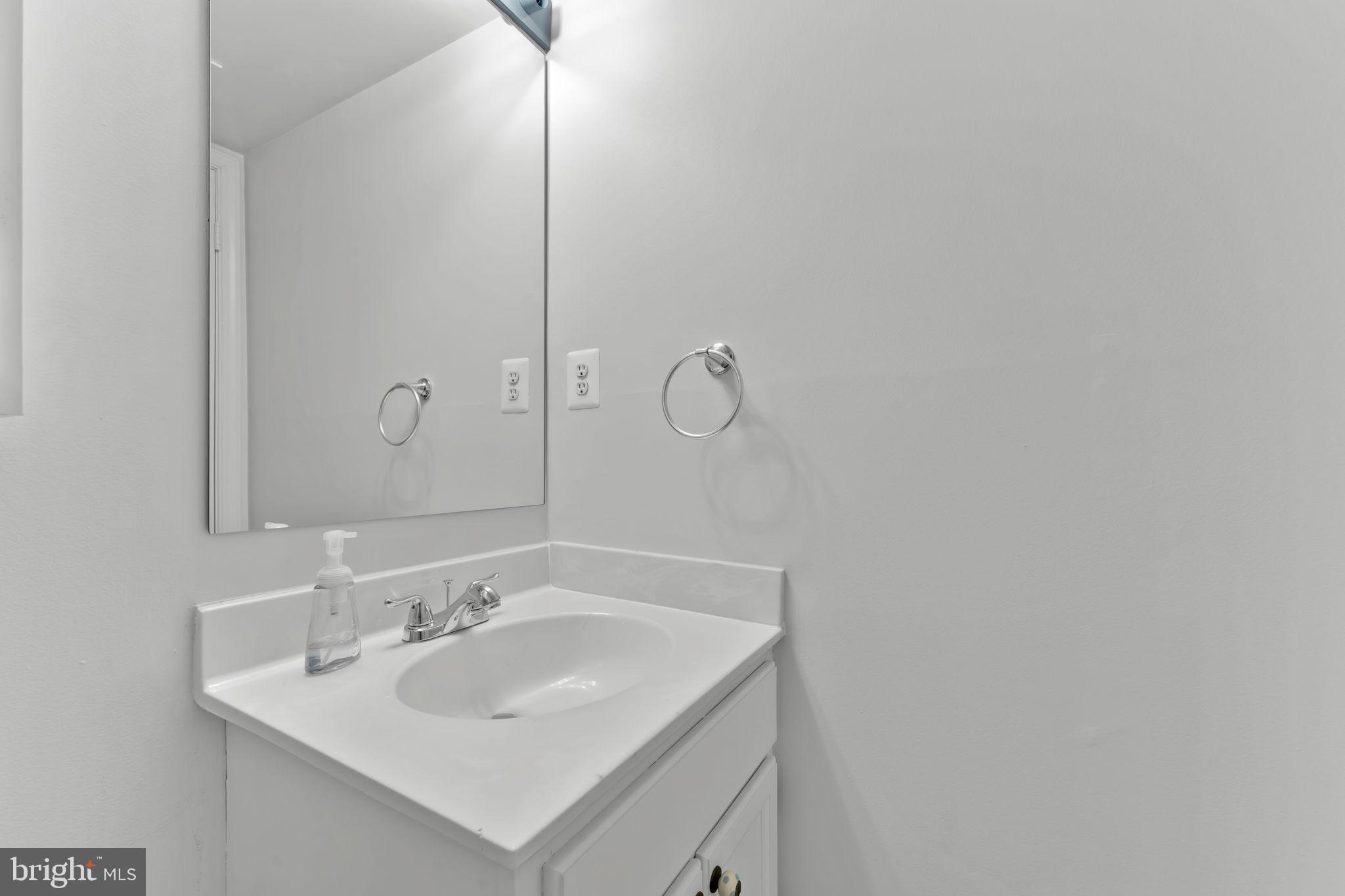 4002 SPARROW HOUSE LANE