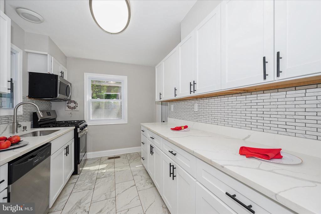 10607 LILAC PLACE