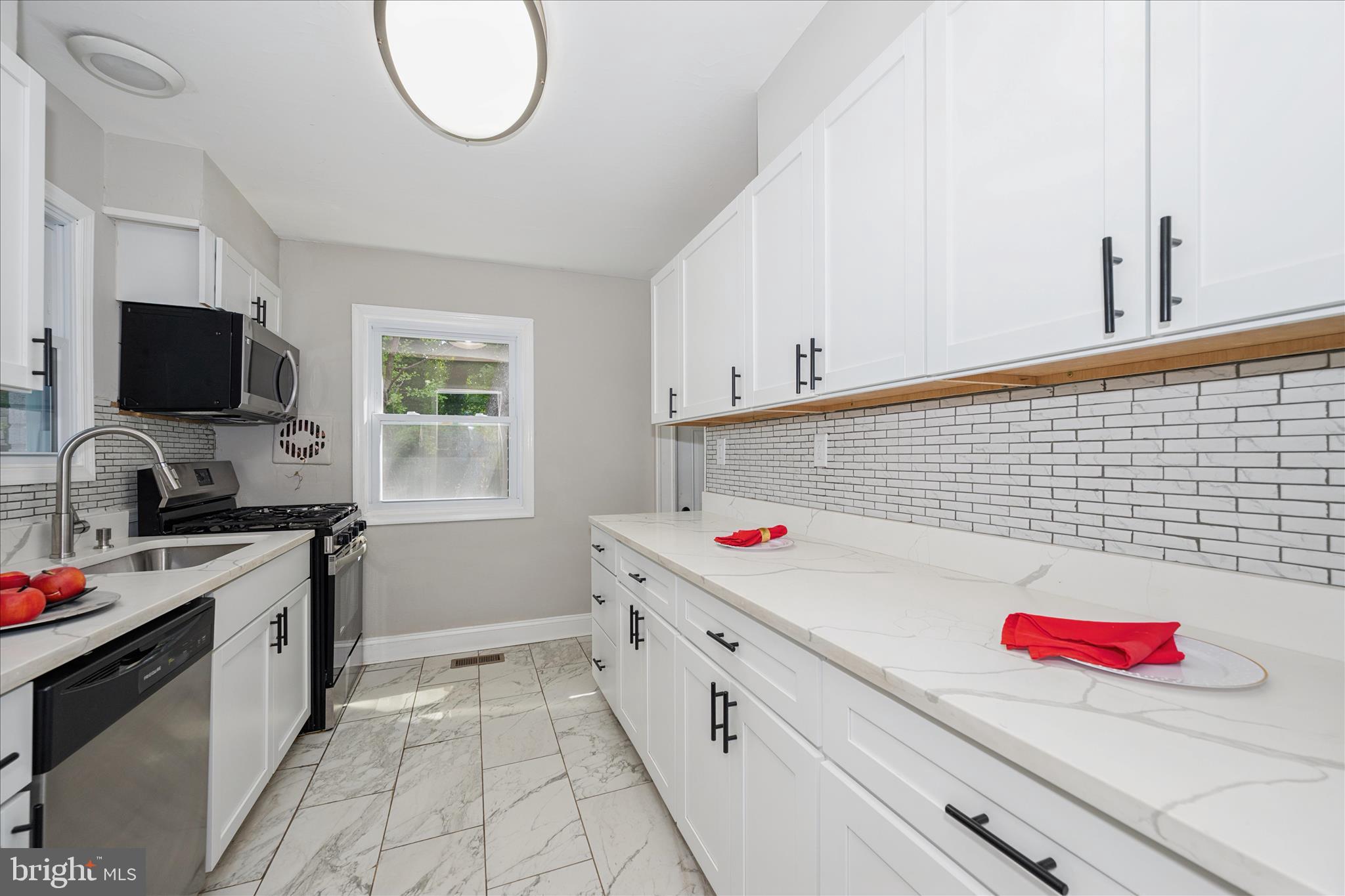 10607 LILAC PLACE