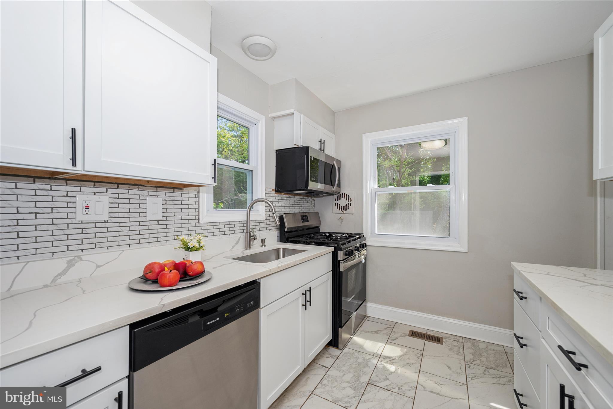 10607 LILAC PLACE