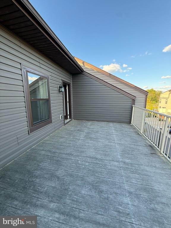 189 GREEN POPLAR LOOP