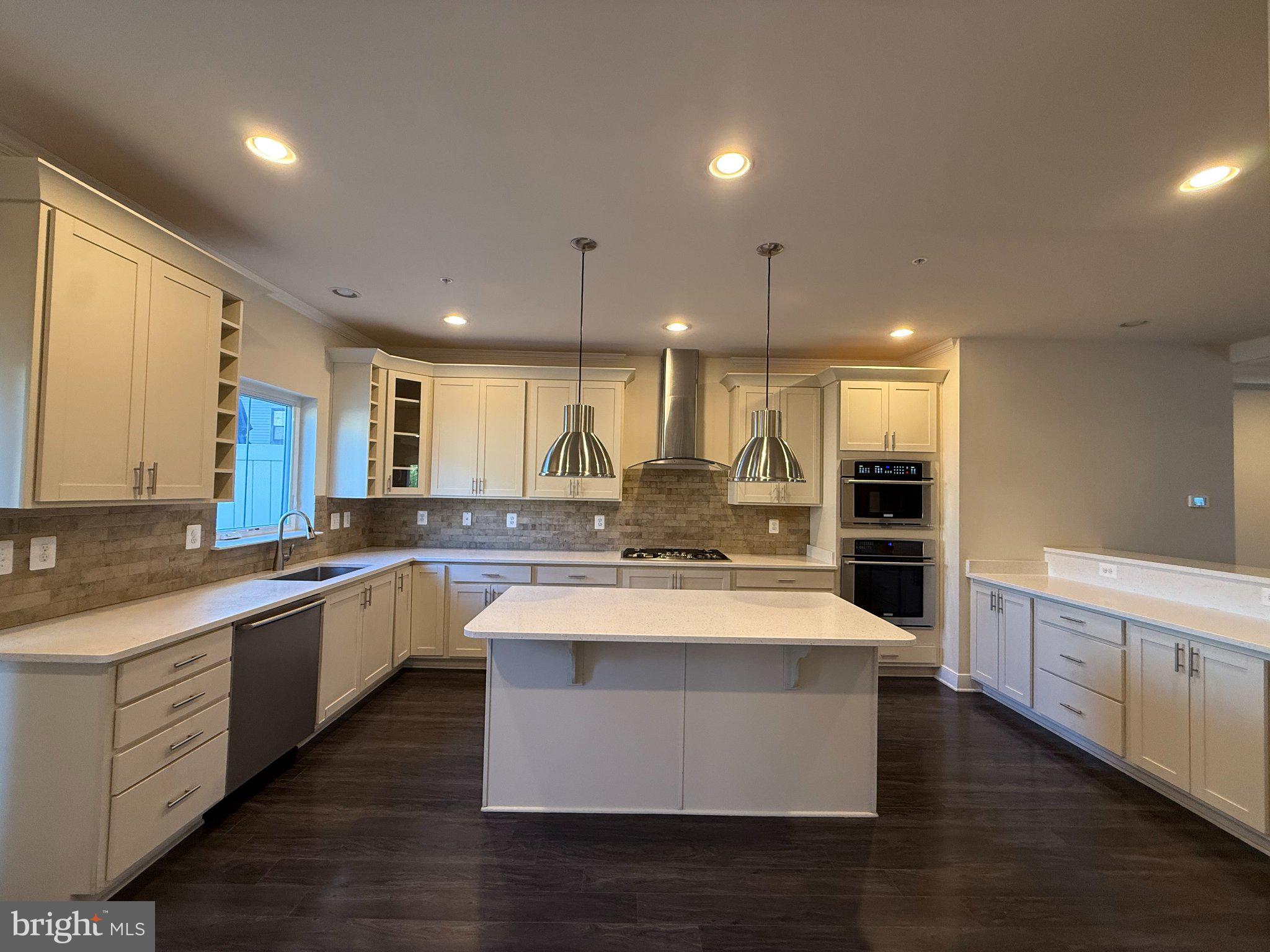 189 GREEN POPLAR LOOP