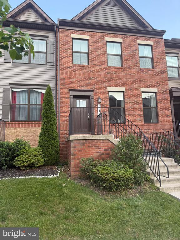 189 GREEN POPLAR LOOP