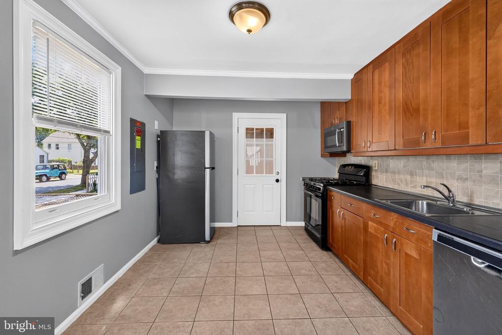 608 BURGUNDY DRIVE