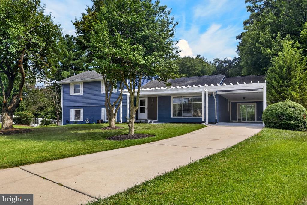 10 SHANANDALE COURT