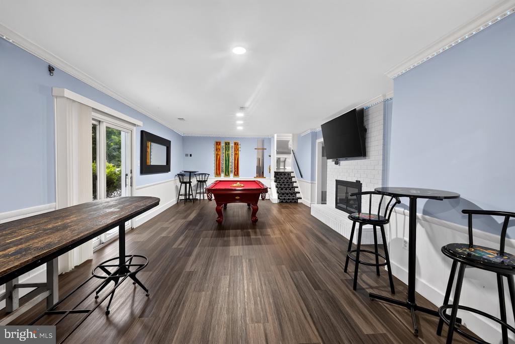 10 SHANANDALE COURT