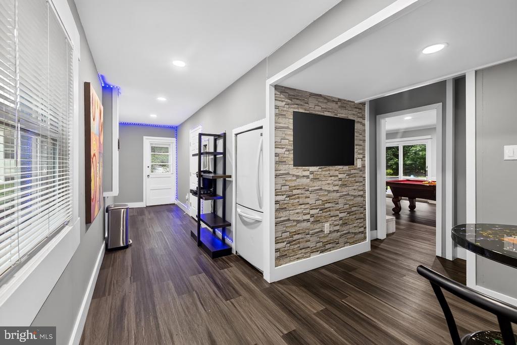 10 SHANANDALE COURT