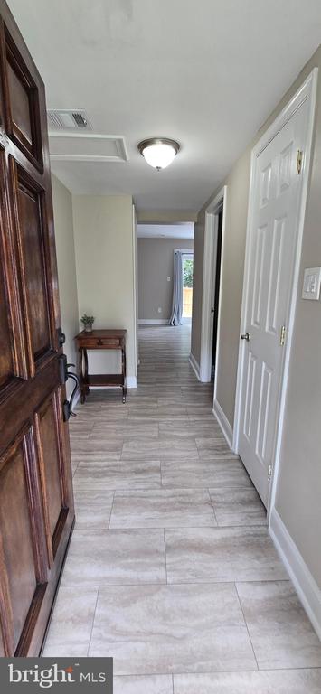 919 PLAYFORD LANE