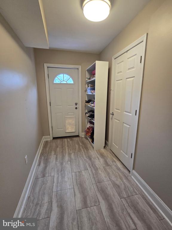 919 PLAYFORD LANE