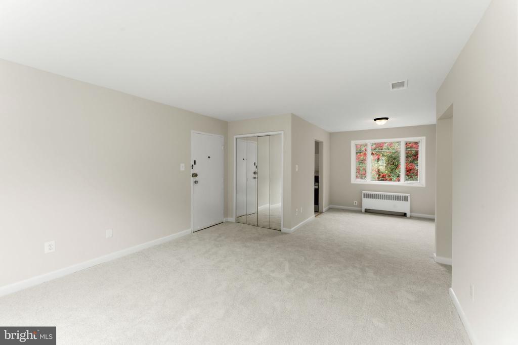 10413 MONTROSE AVENUE Unit: 202