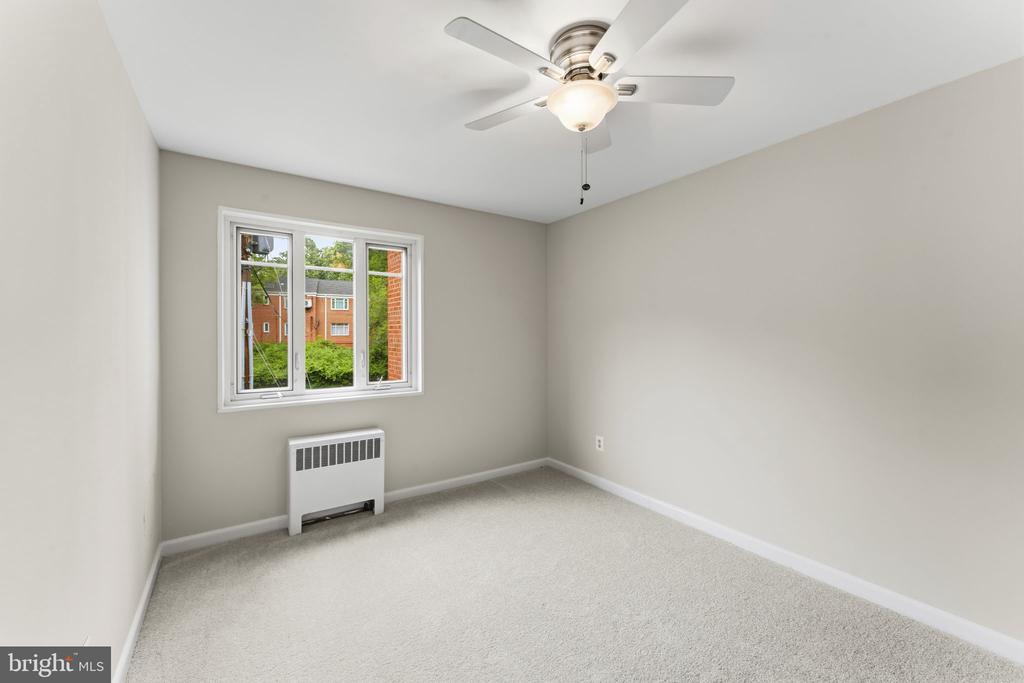 10413 MONTROSE AVENUE Unit: 202