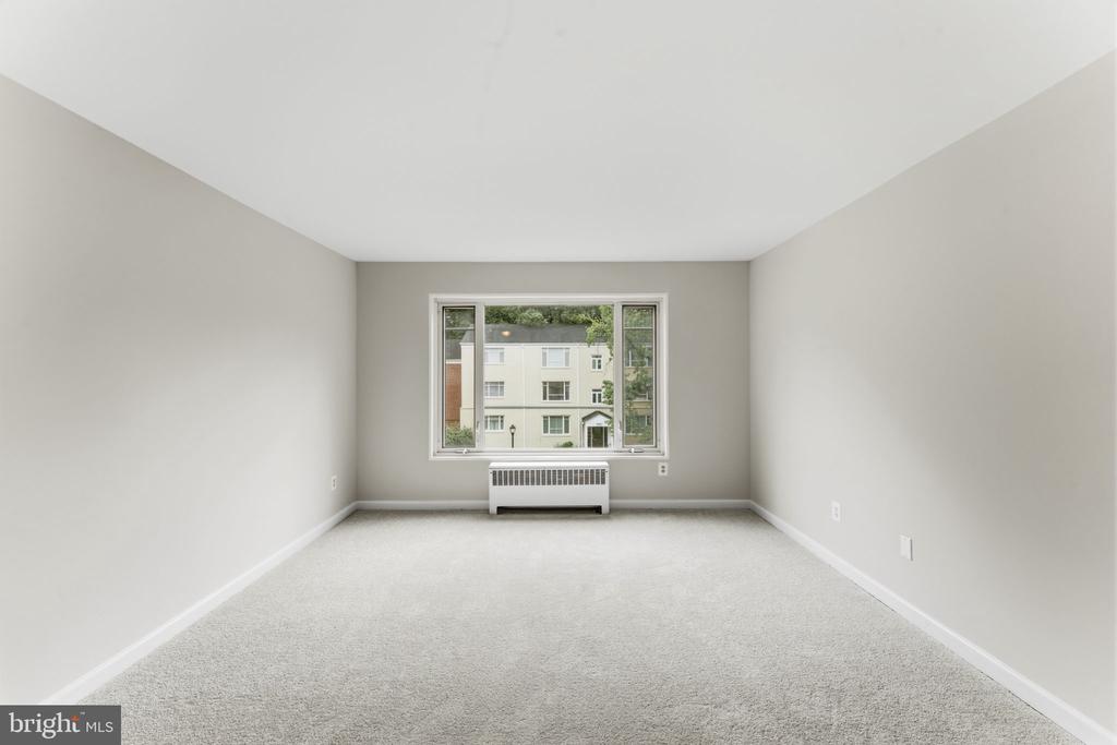 10413 MONTROSE AVENUE Unit: 202