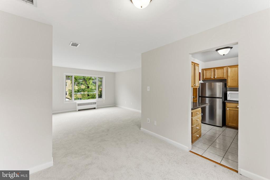 10413 MONTROSE AVENUE Unit: 202
