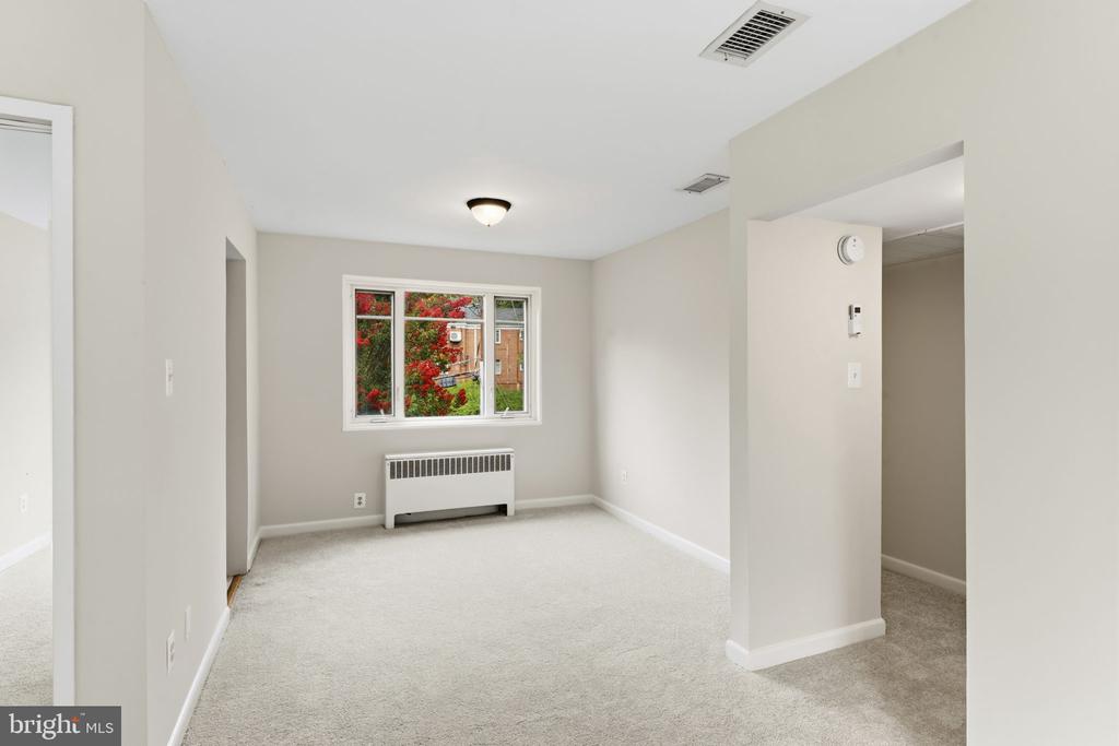 10413 MONTROSE AVENUE Unit: 202