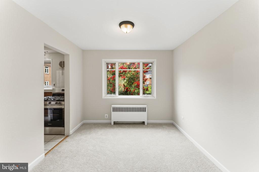 10413 MONTROSE AVENUE Unit: 202