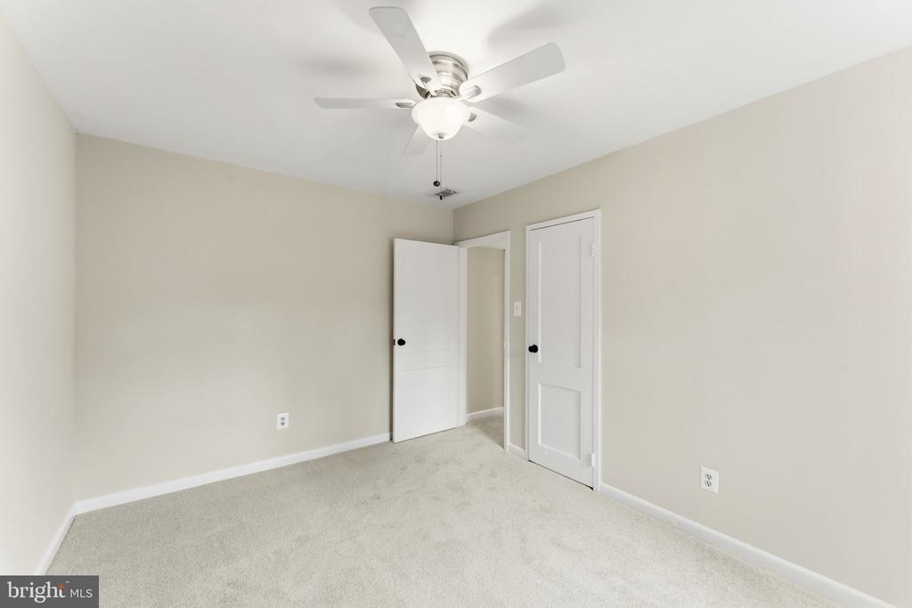 10413 MONTROSE AVENUE Unit: 202