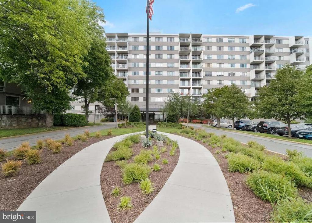 4977 BATTERY LANE Unit: 807