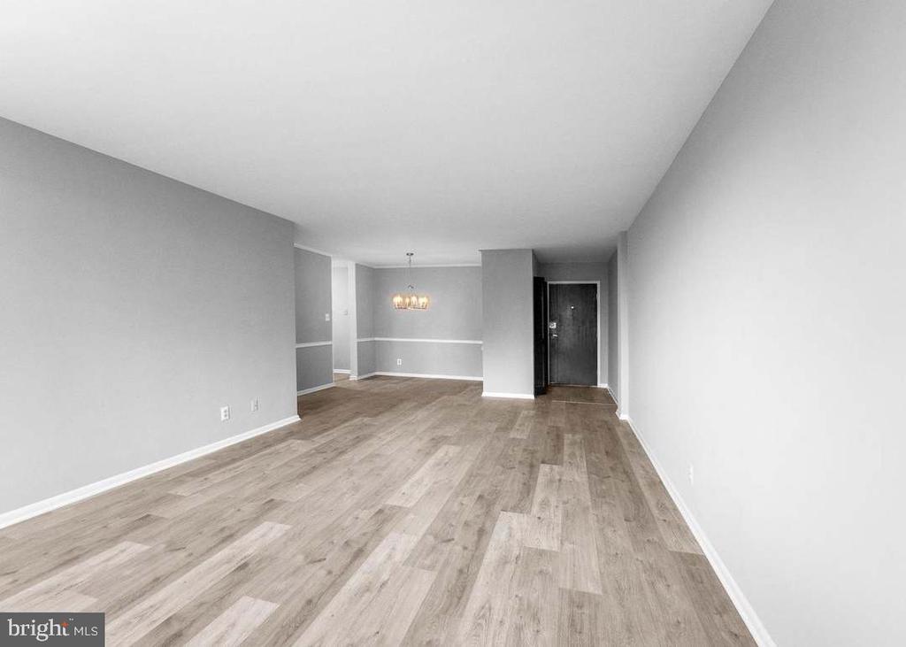 4977 BATTERY LANE Unit: 807
