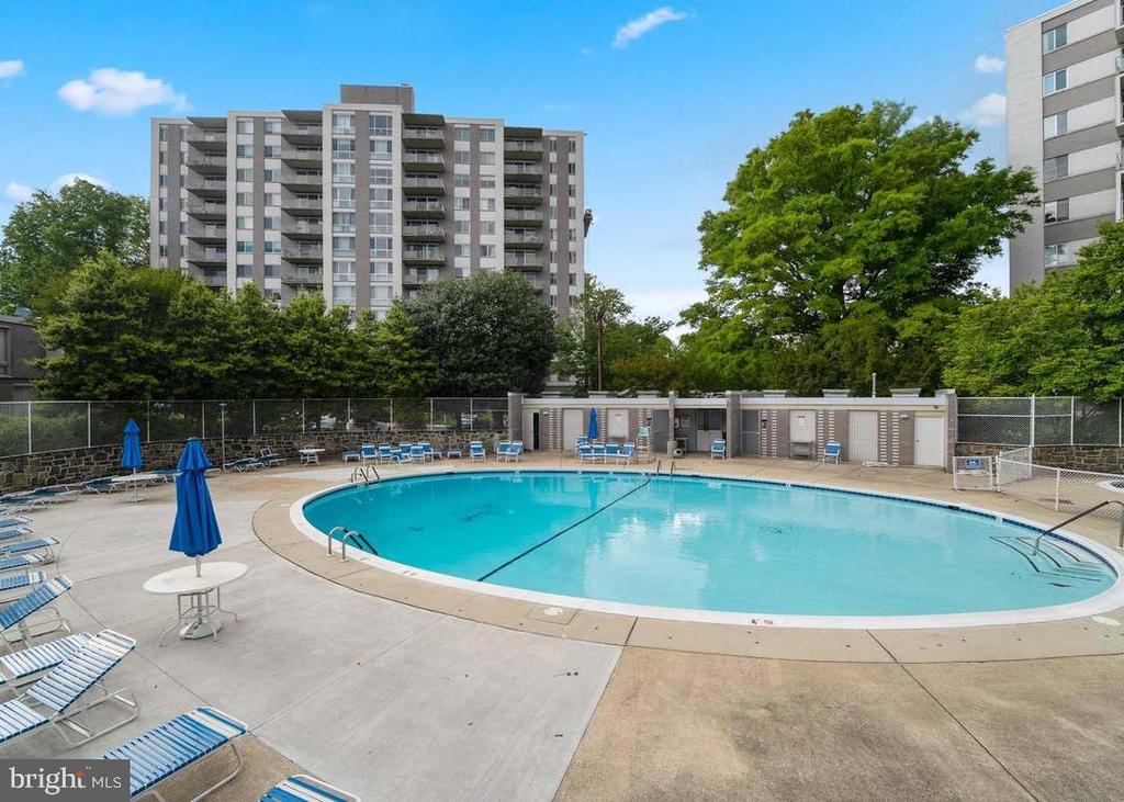 4977 BATTERY LANE Unit: 807
