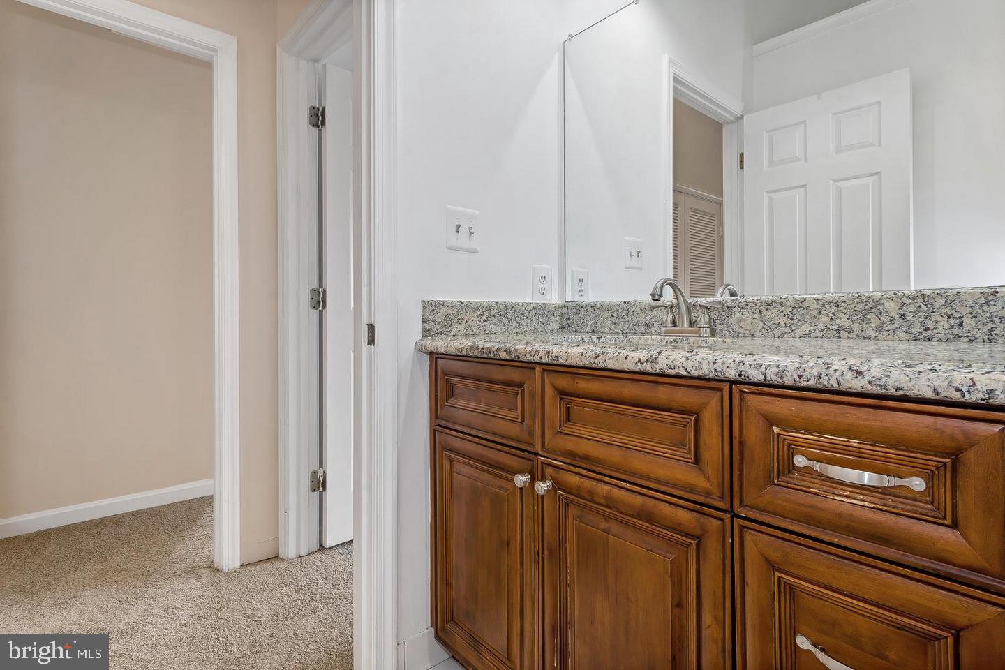 7902 Bayshore DRIVE Unit: 32