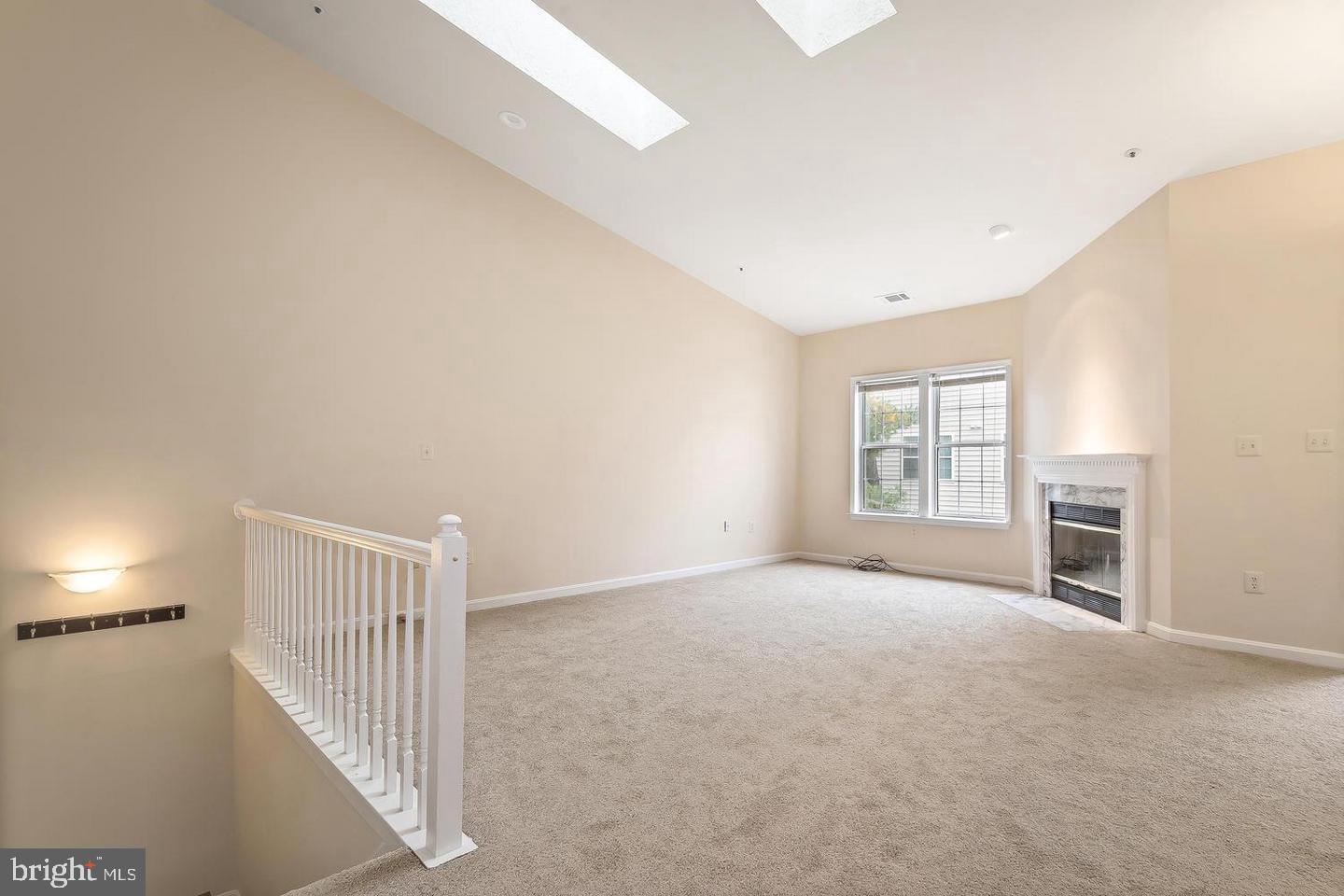 7902 Bayshore DRIVE Unit: 32