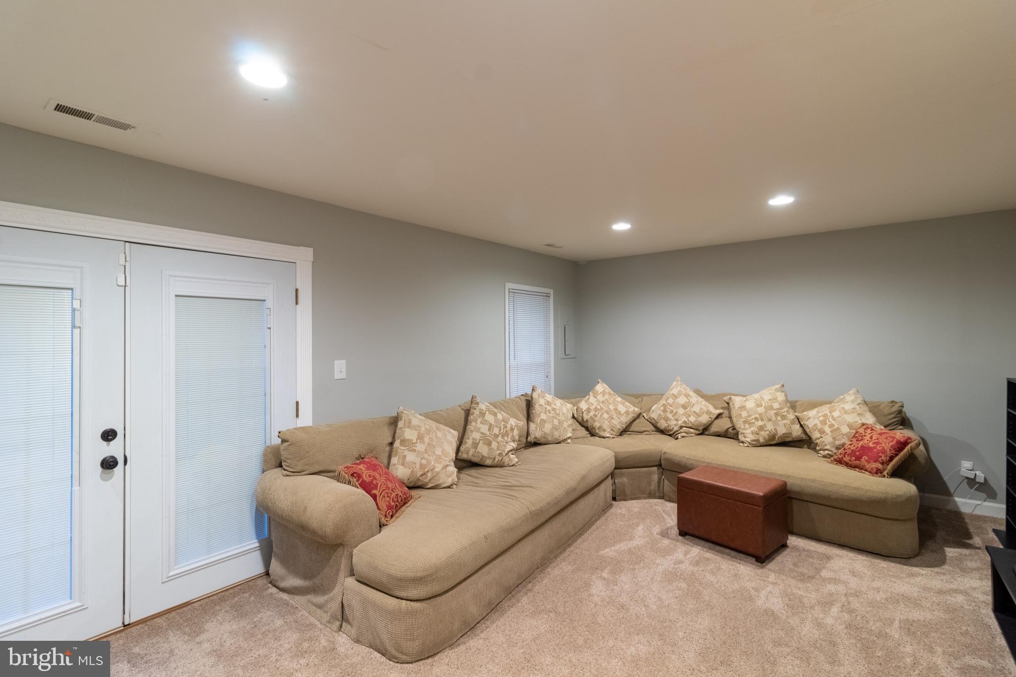 14619 Cambridge CIRCLE