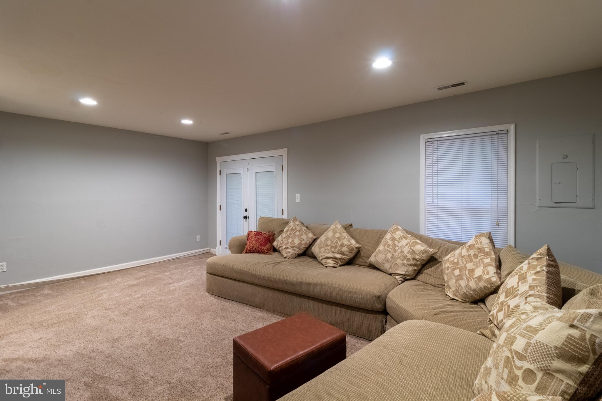 14619 Cambridge CIRCLE