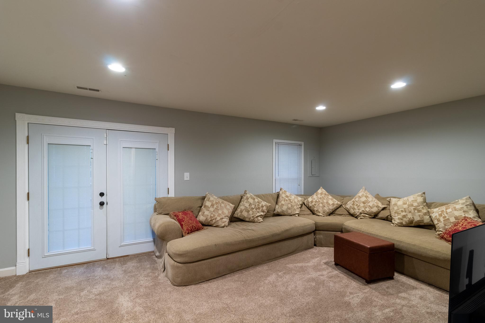 14619 Cambridge CIRCLE