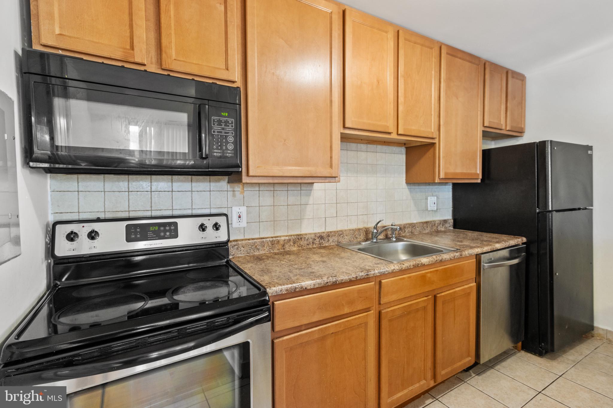 6308 Hil Mar DRIVE Unit: 14