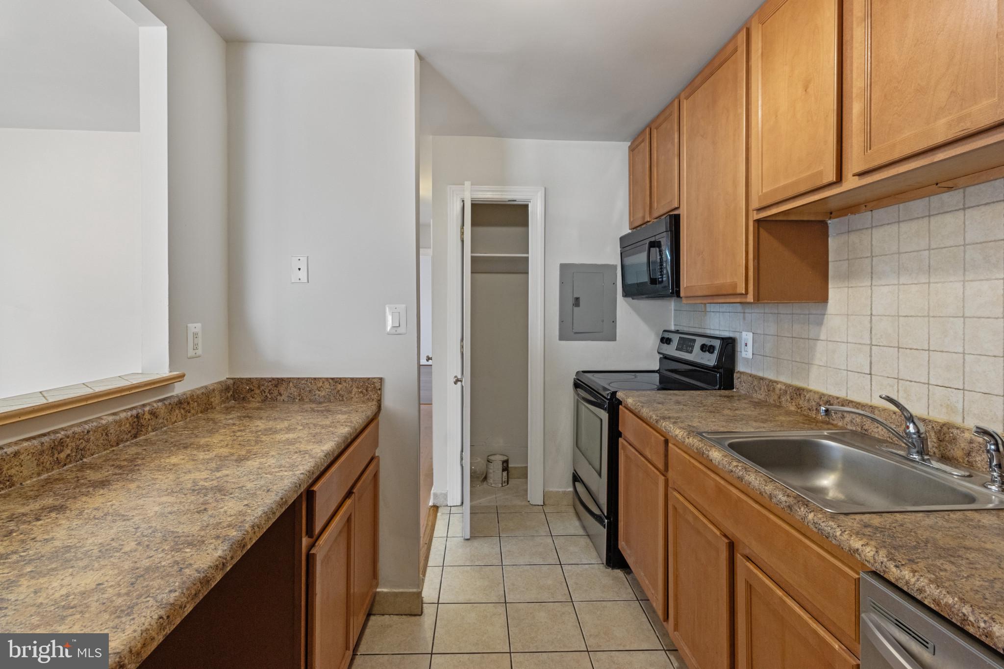 6308 Hil Mar DRIVE Unit: 14
