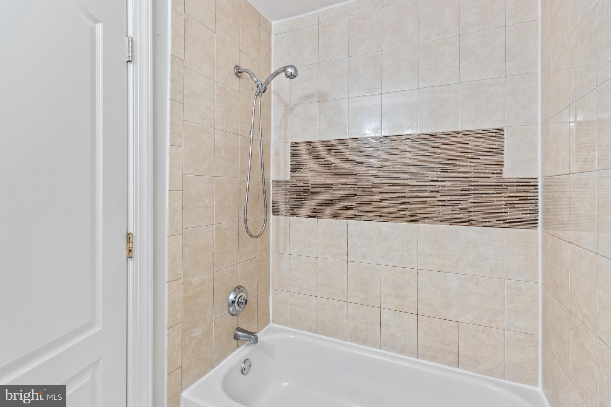 6308 Hil Mar DRIVE Unit: 14