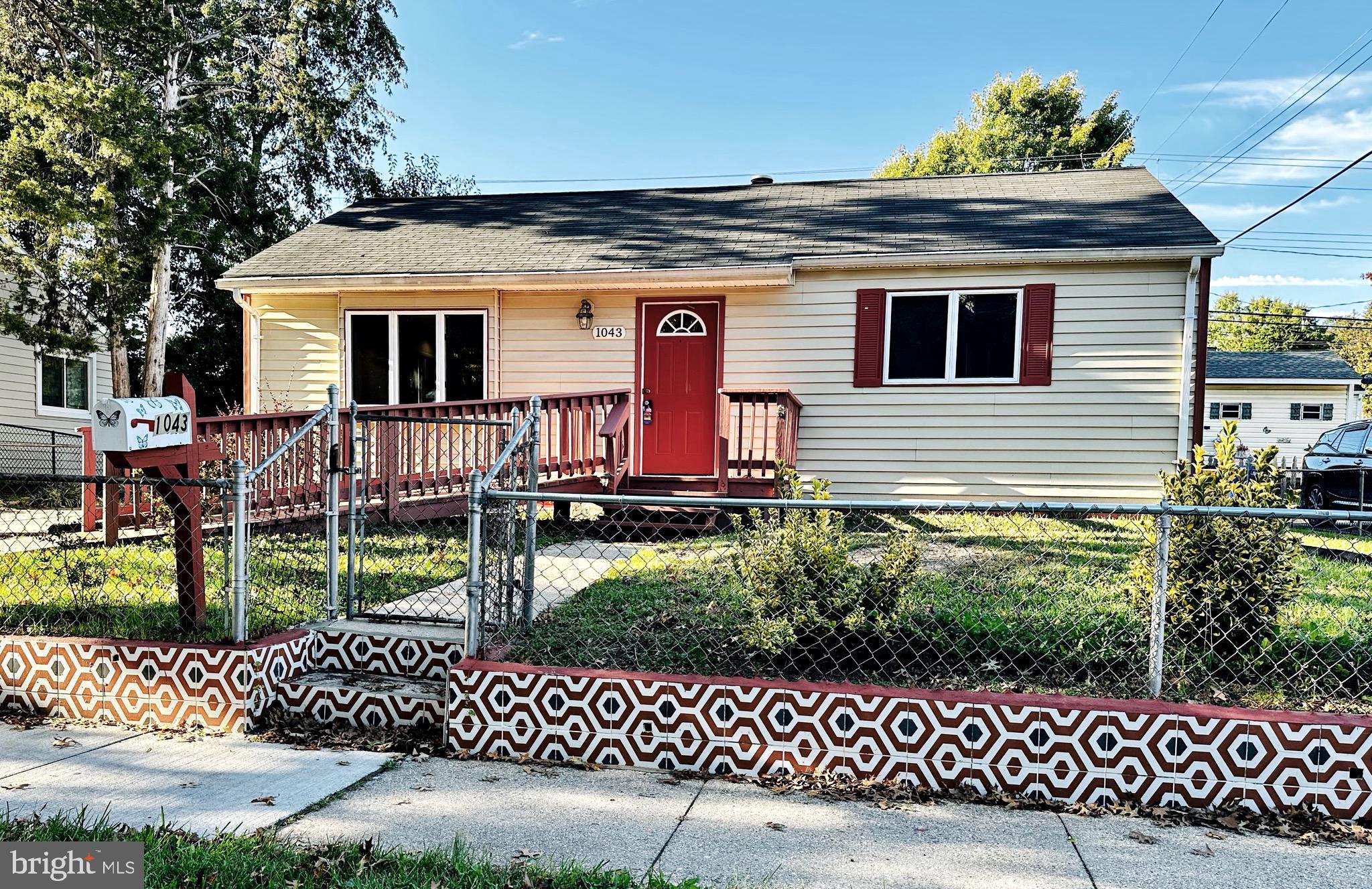 1043 Harrison DRIVE
