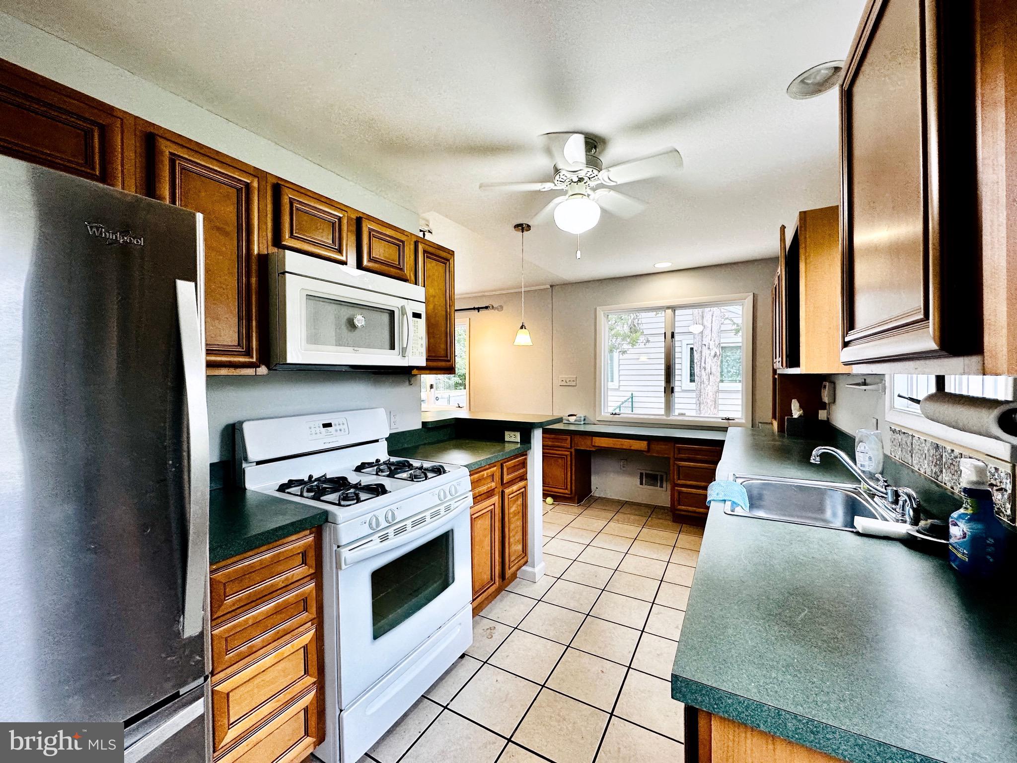 1043 Harrison DRIVE