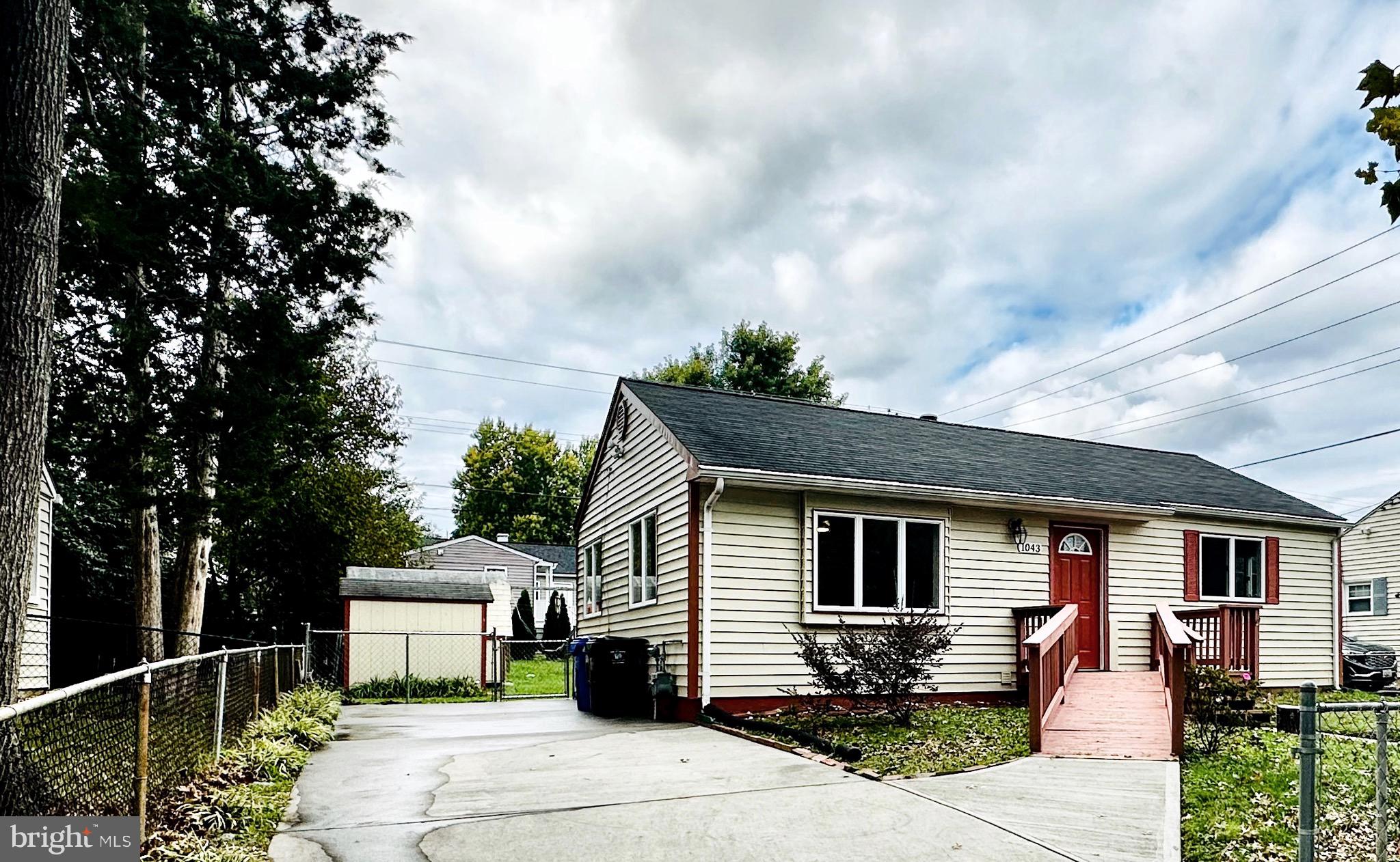1043 Harrison DRIVE