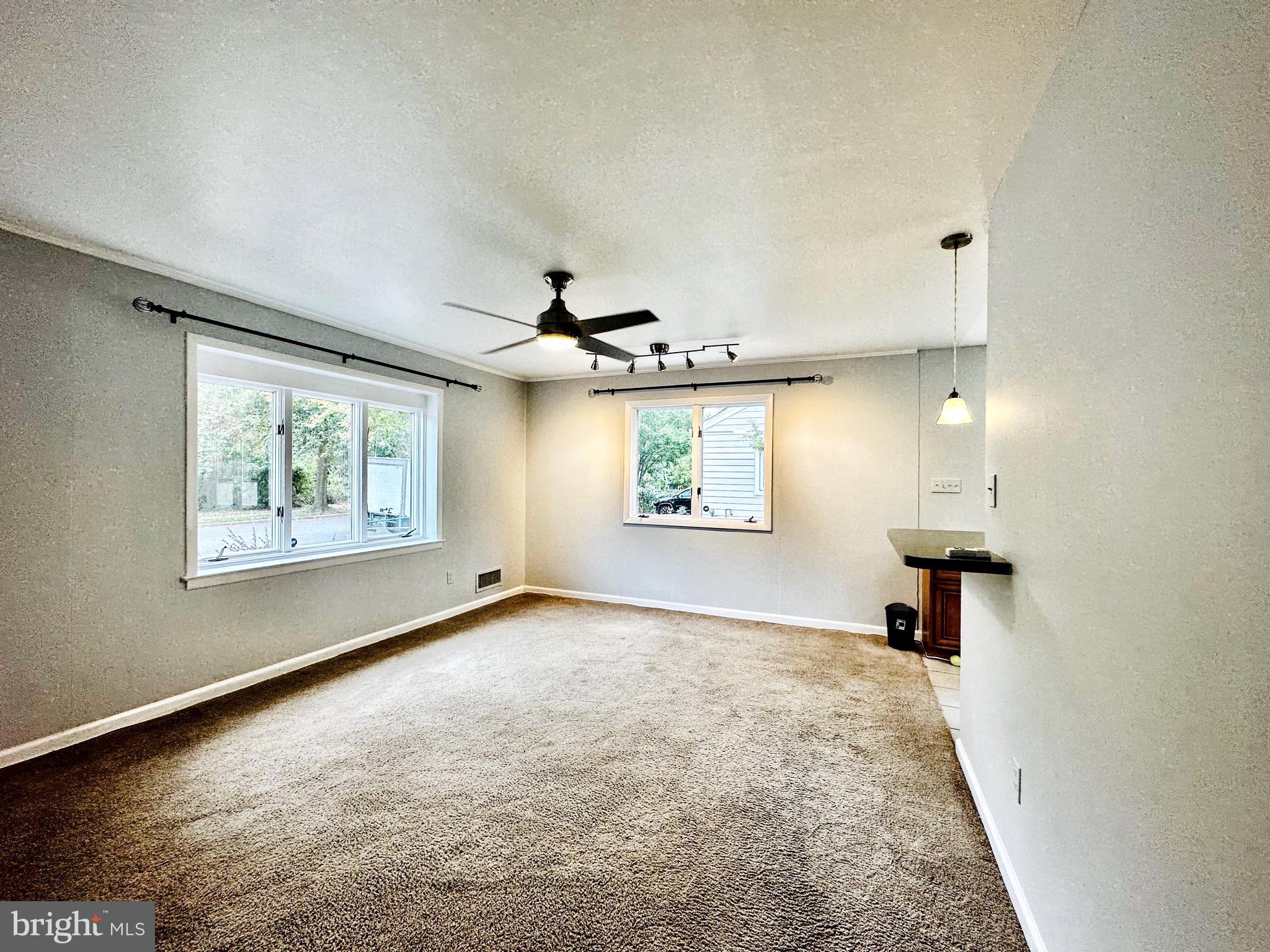 1043 Harrison DRIVE