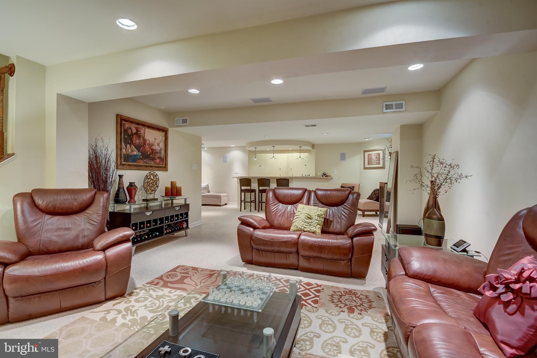 10202 Woodview Dr