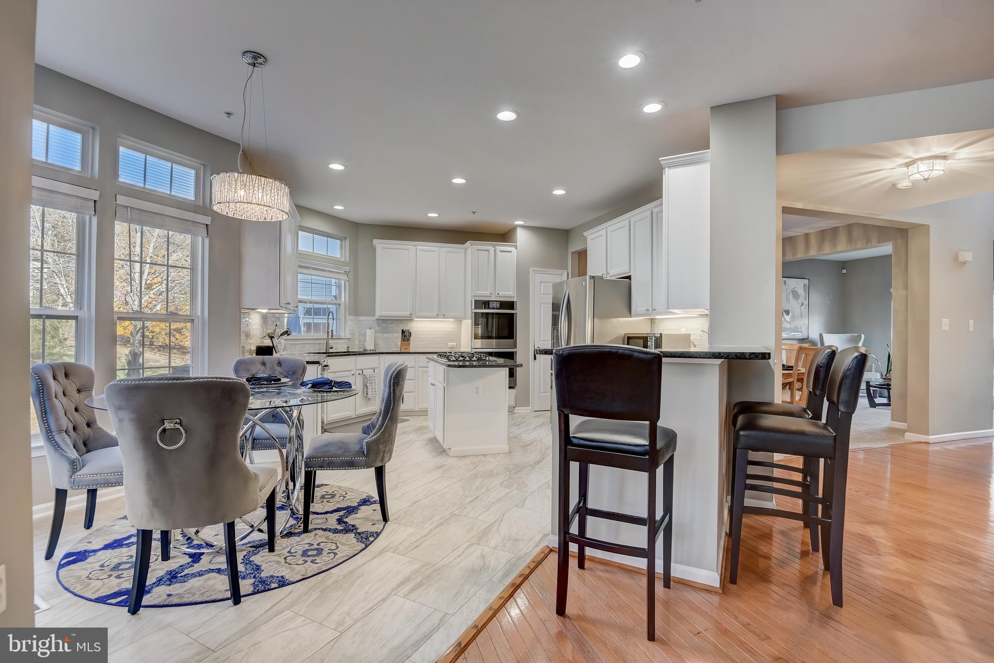 10202 Woodview Dr