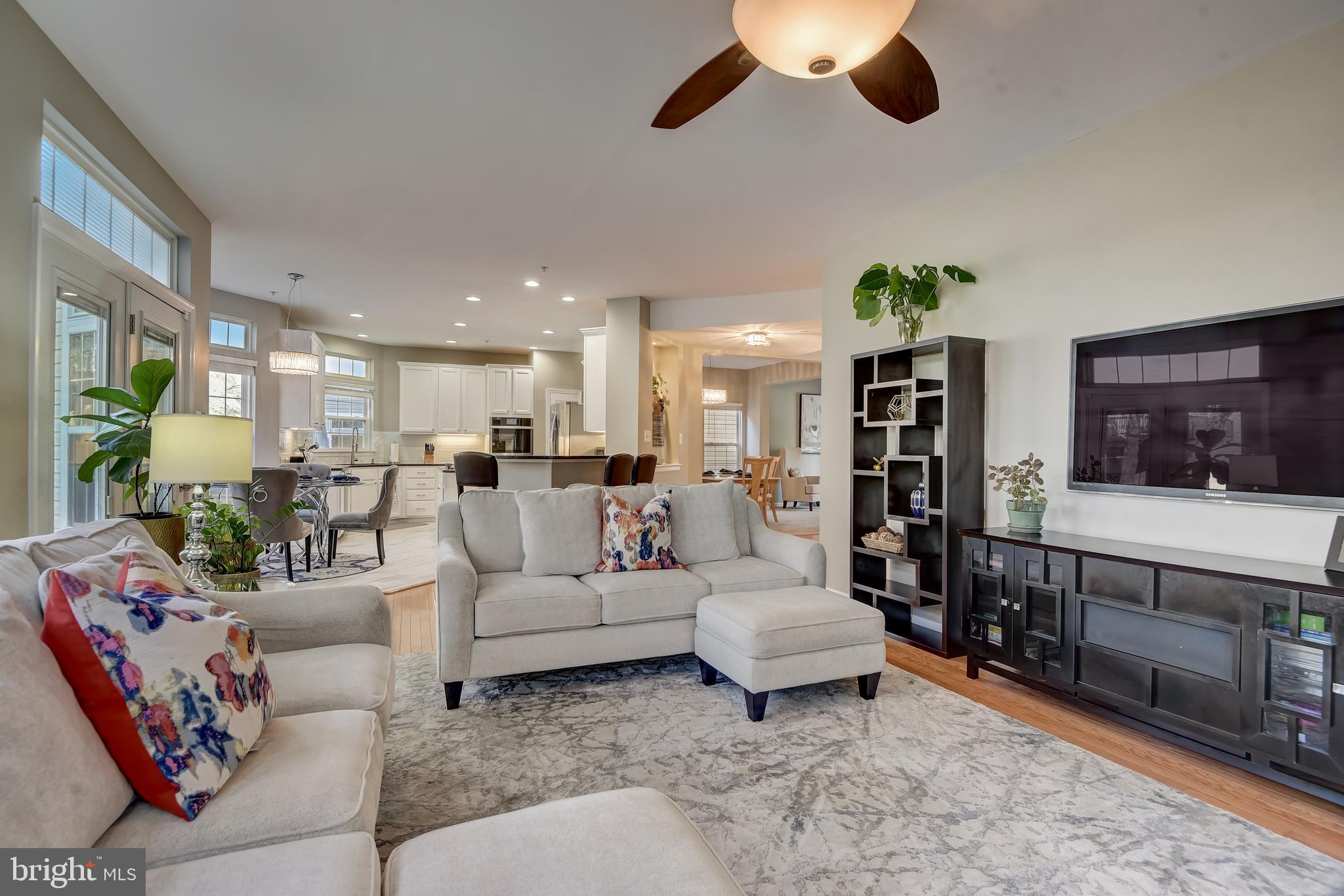 10202 Woodview Dr