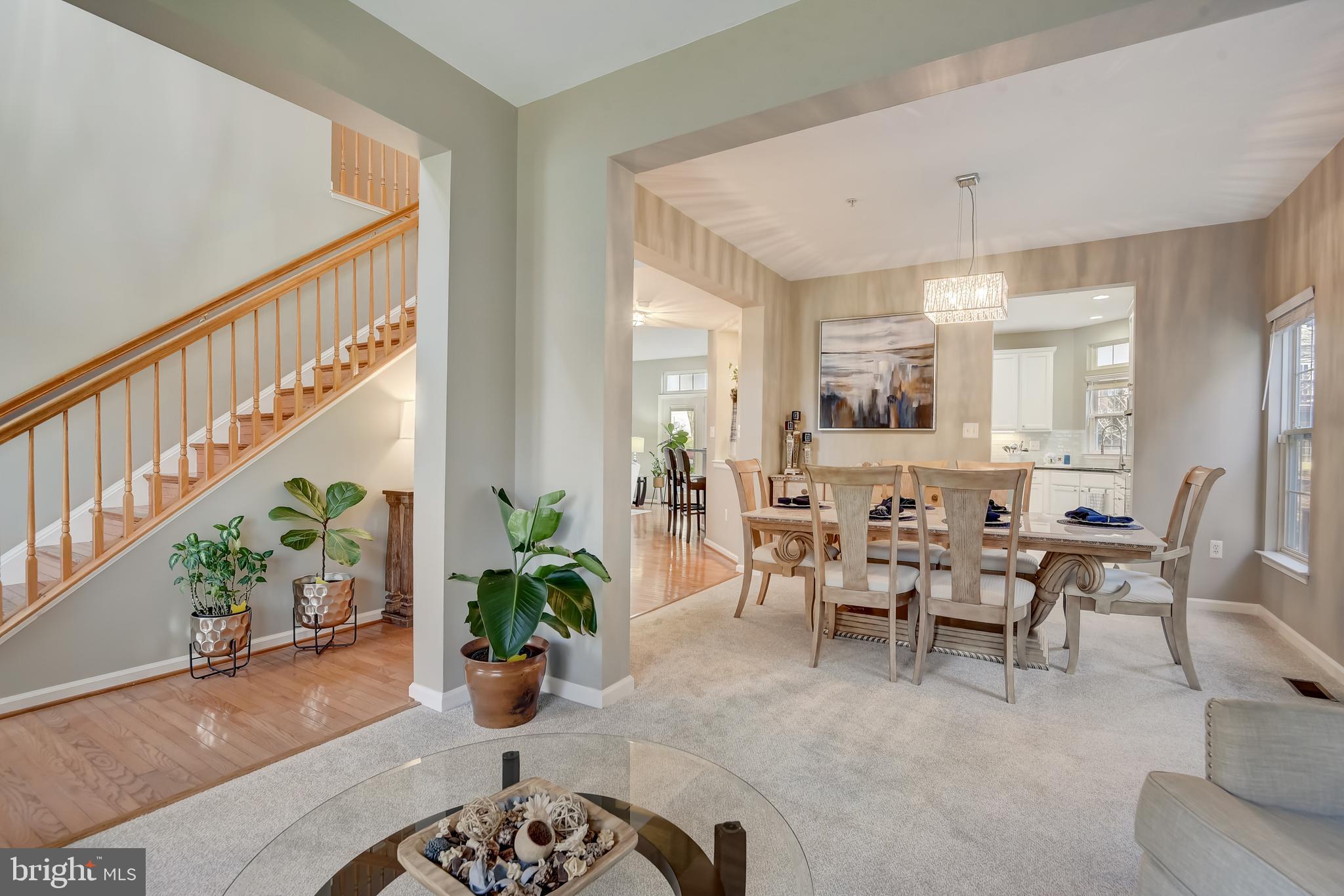 10202 Woodview Dr