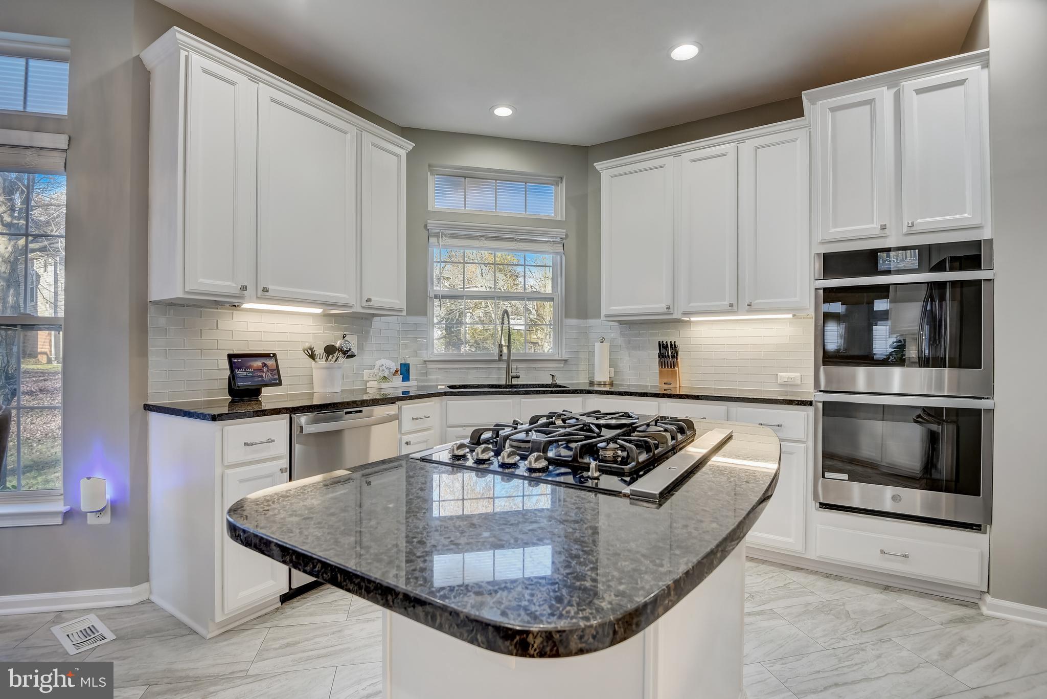 10202 Woodview Dr