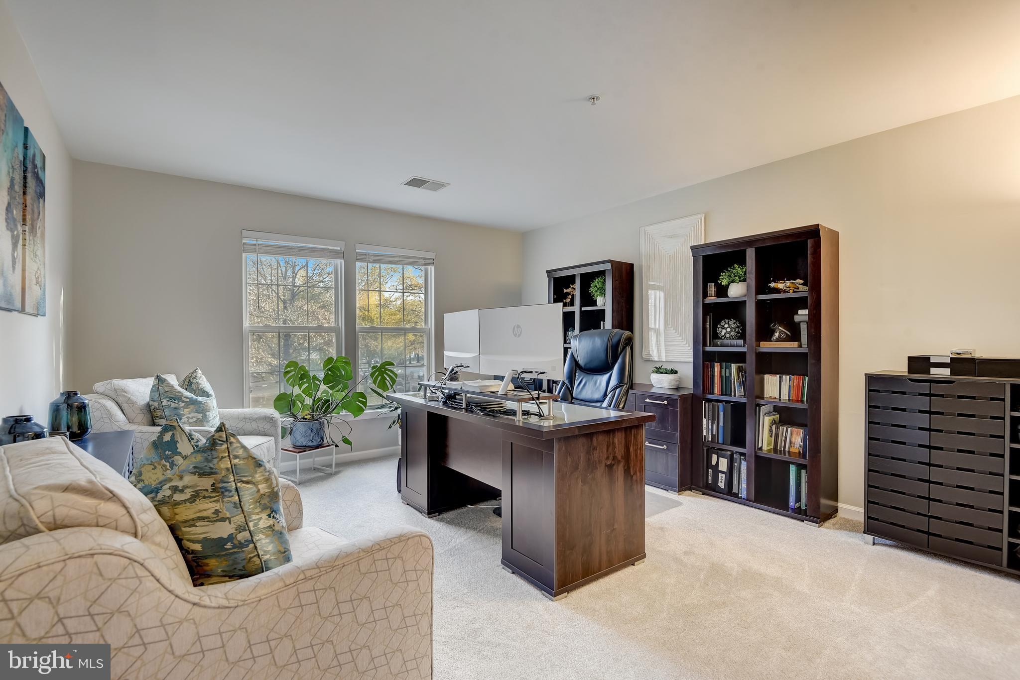 10202 Woodview Dr
