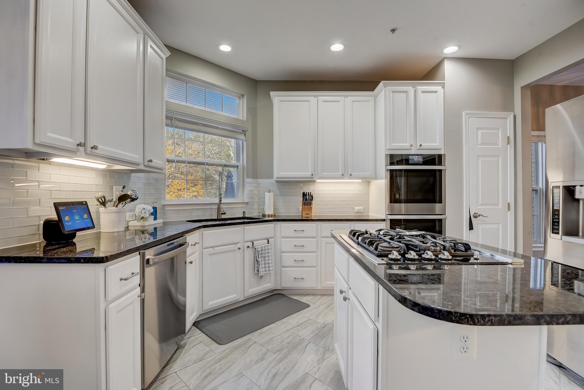 10202 Woodview Dr