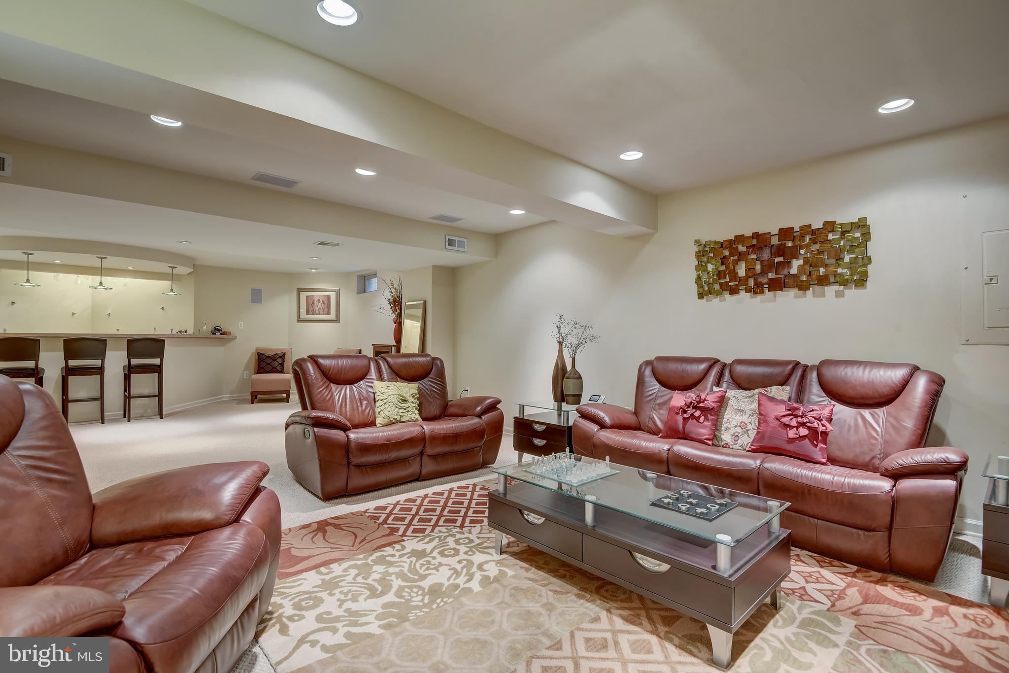 10202 Woodview Dr