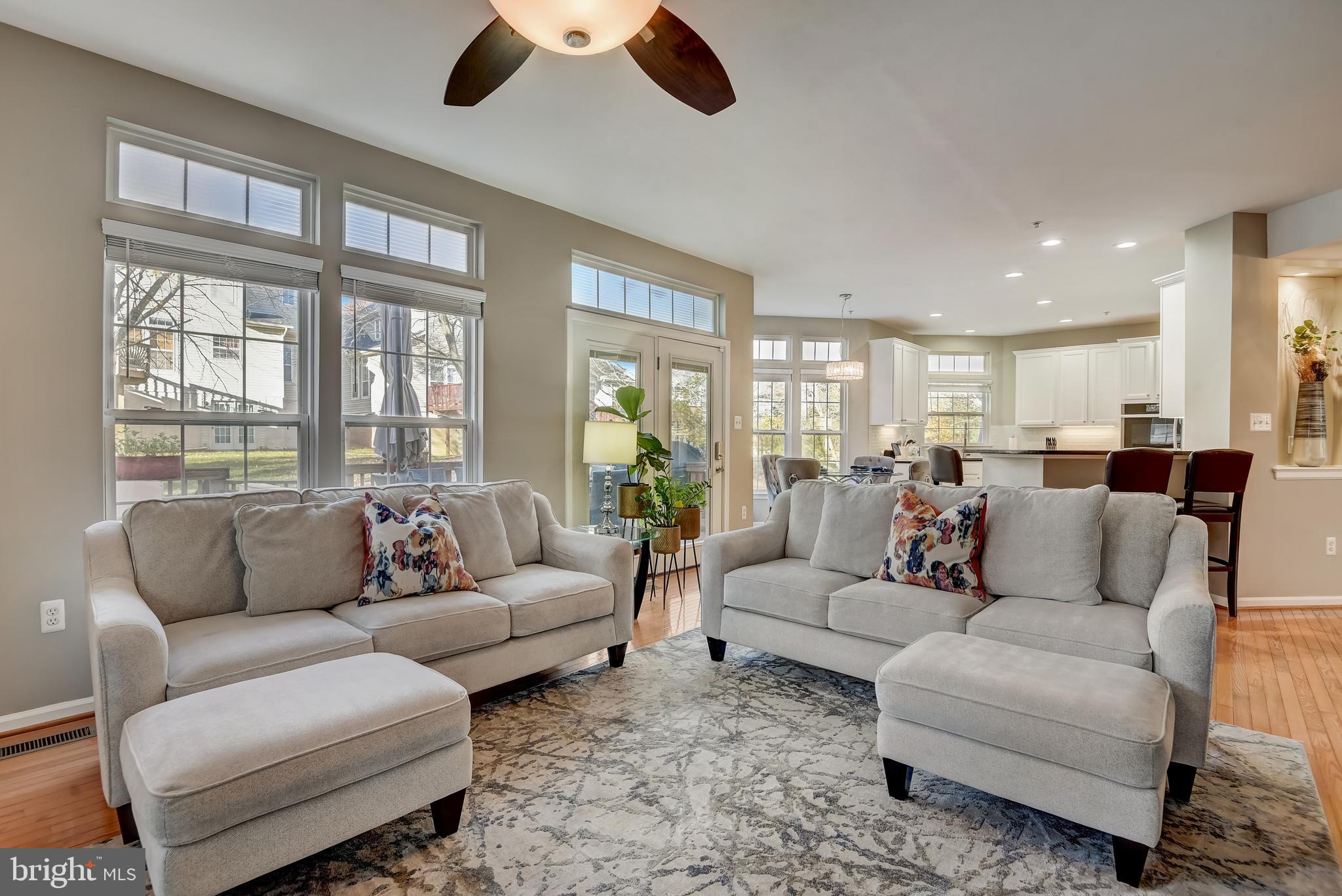 10202 Woodview Dr