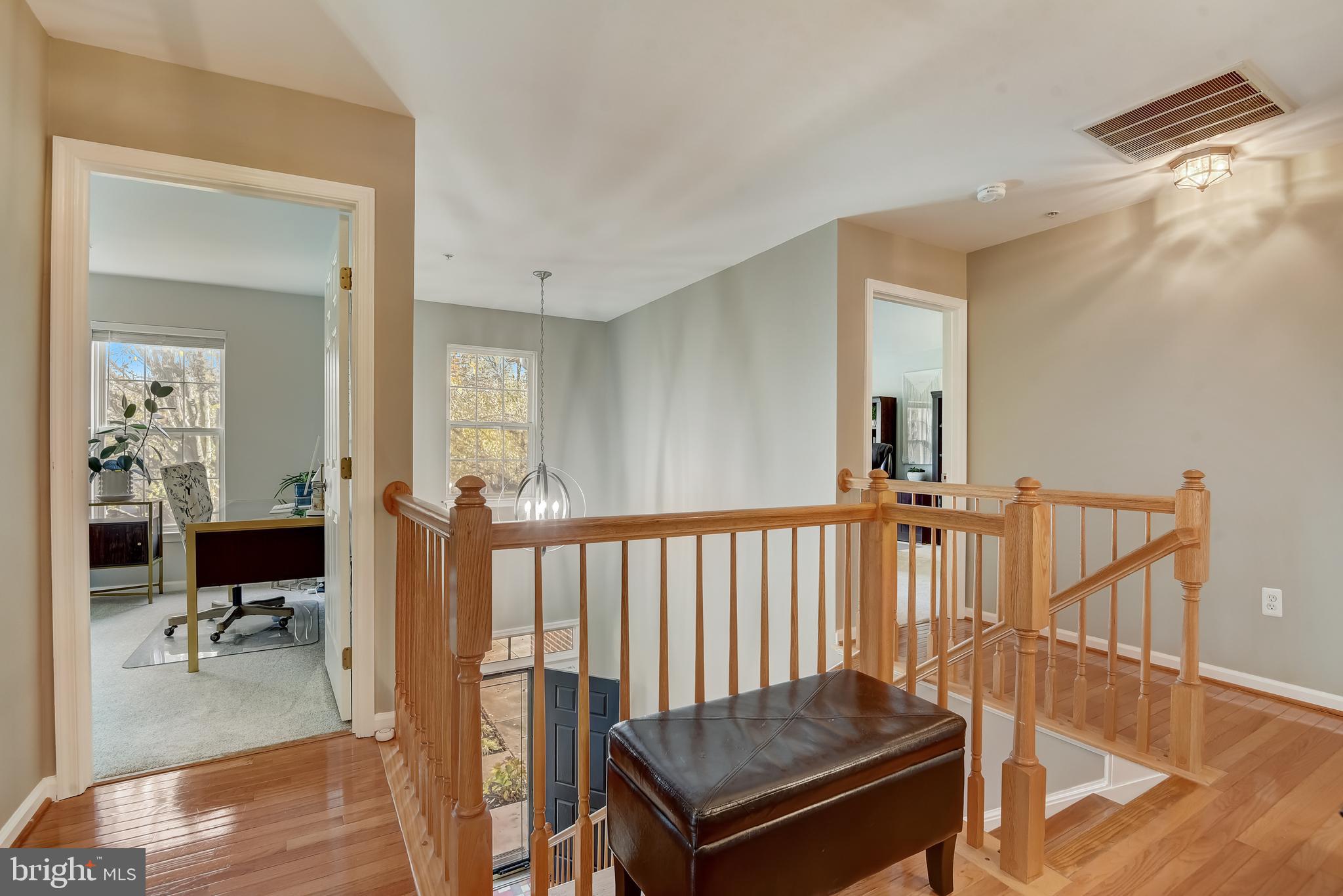 10202 Woodview Dr
