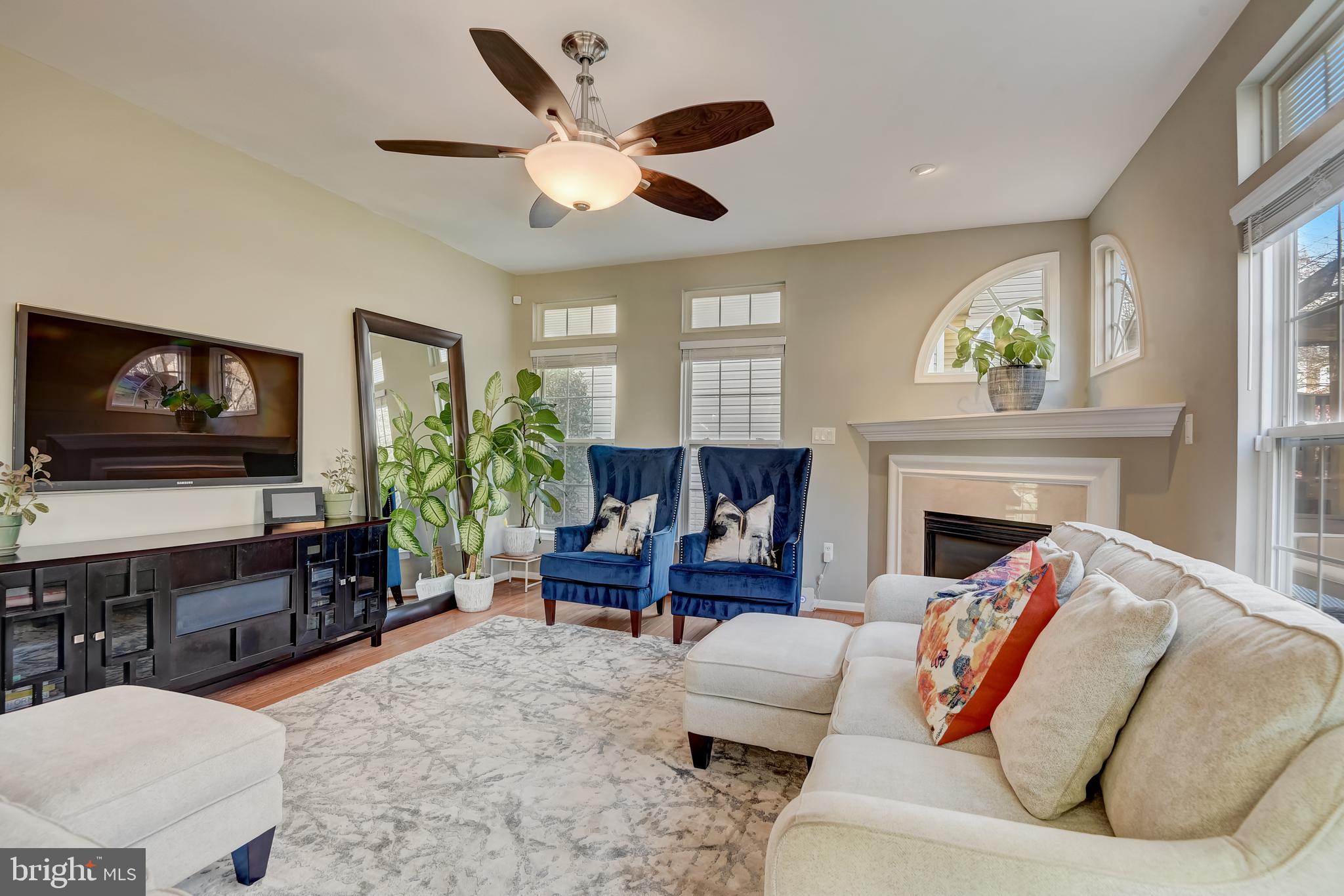 10202 Woodview Dr
