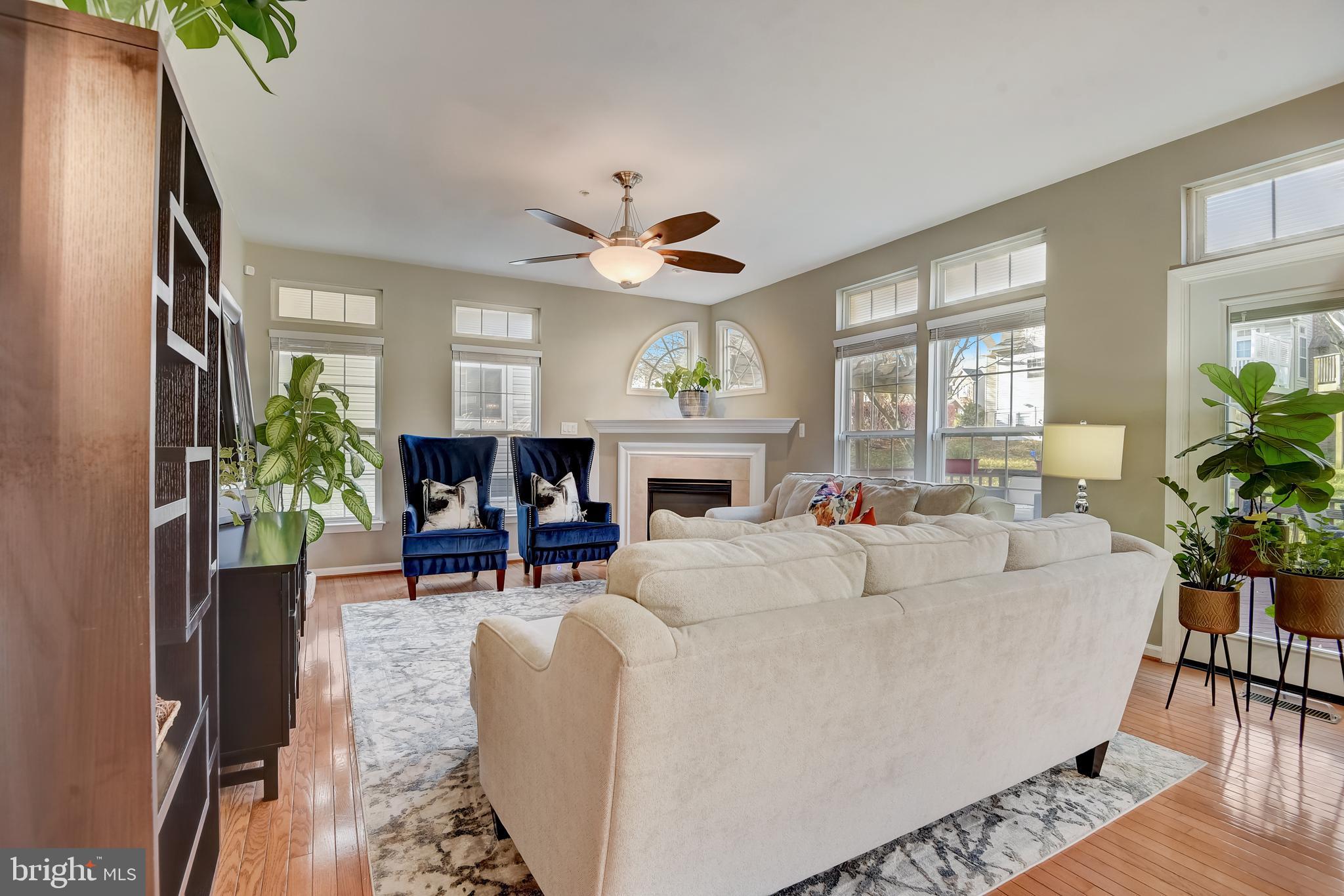 10202 Woodview Dr