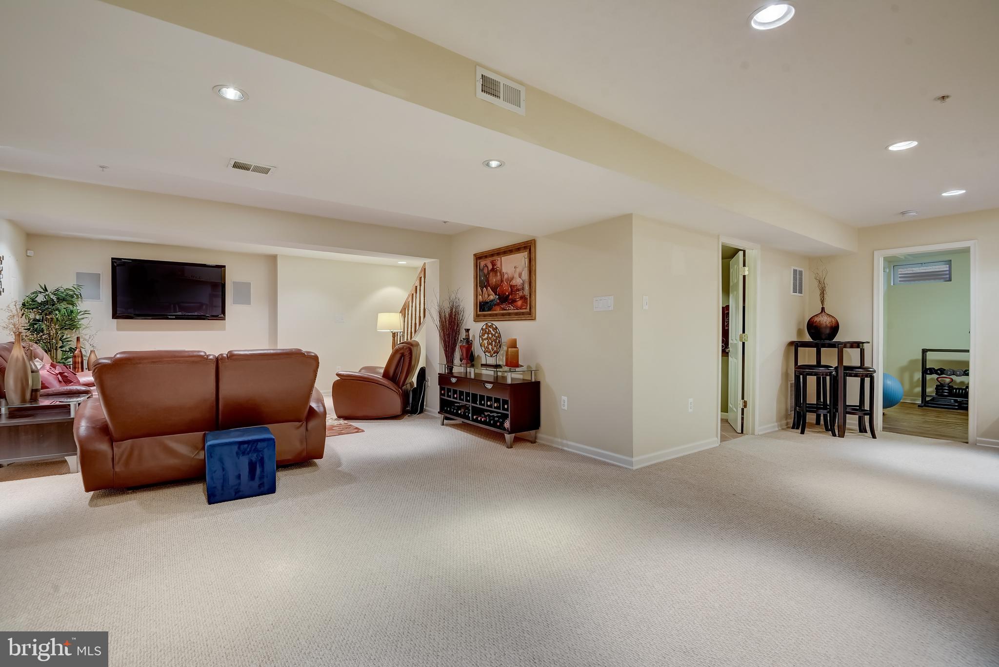 10202 Woodview Dr
