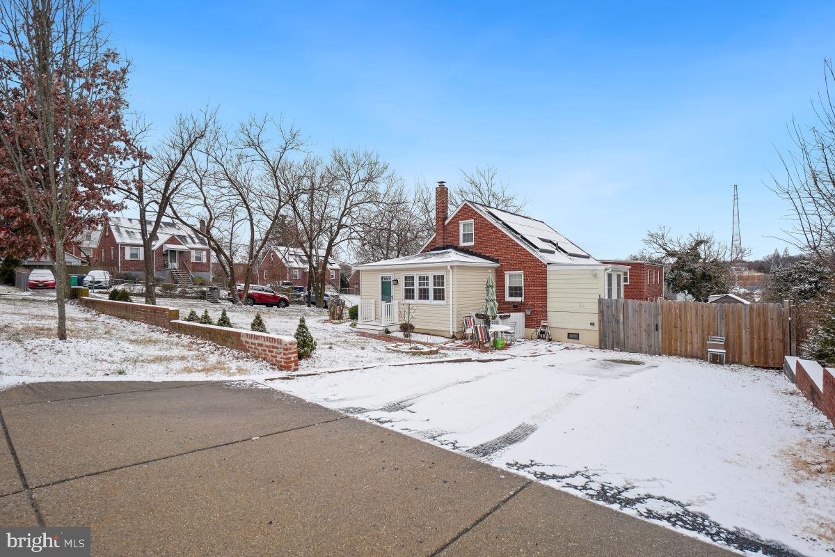812 Cox Ave